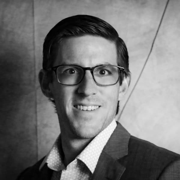 Devon_Ponds-Headshot-.jpg