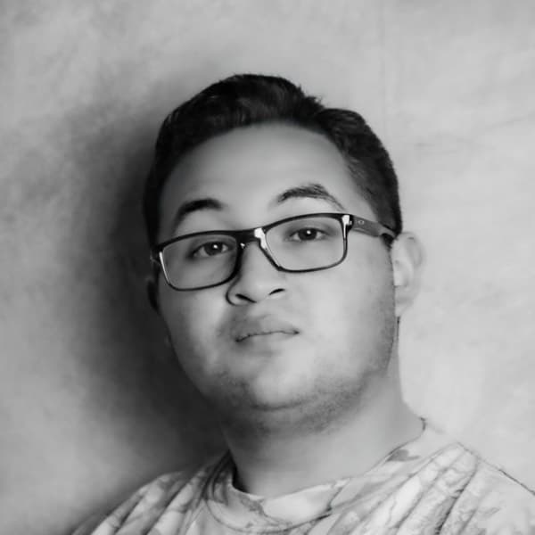 Nicklaus_Vega-Headshot.jpg